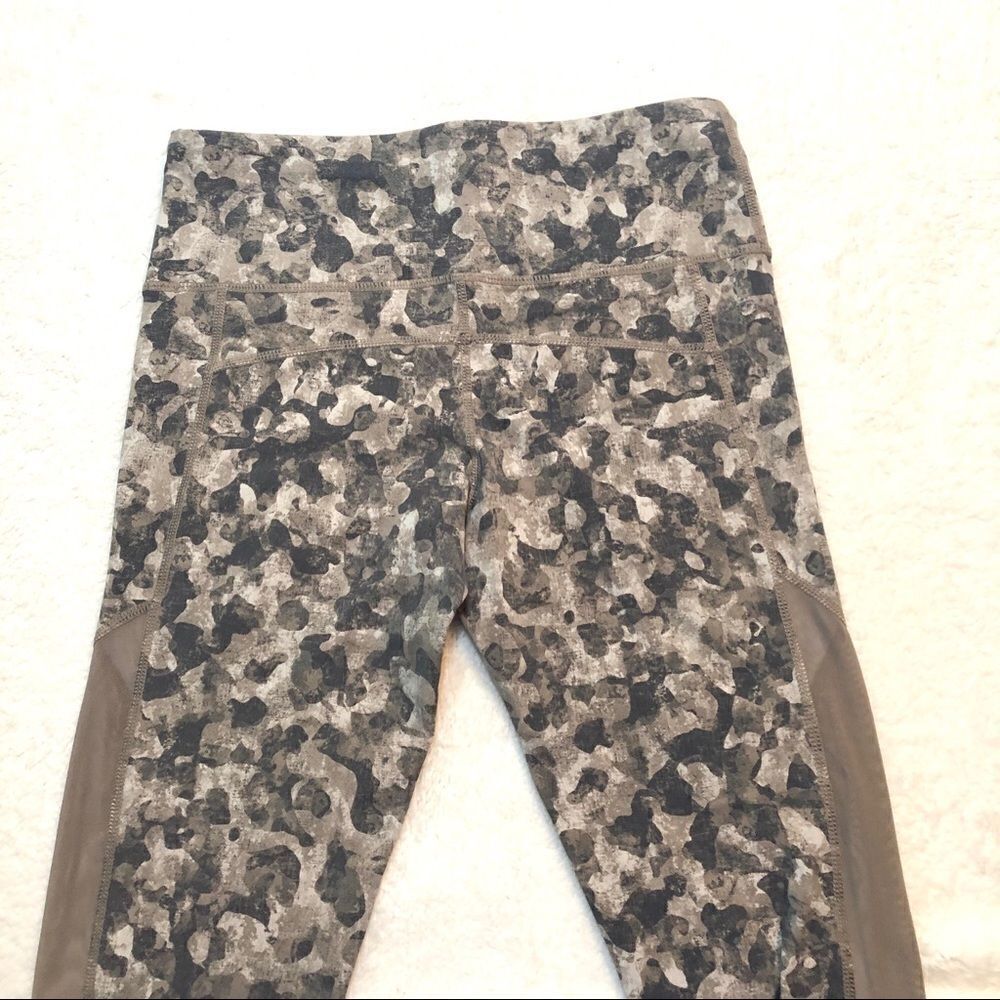 MONA B CAMO STIRRUP LEGGINGS - Picture 5 of 10